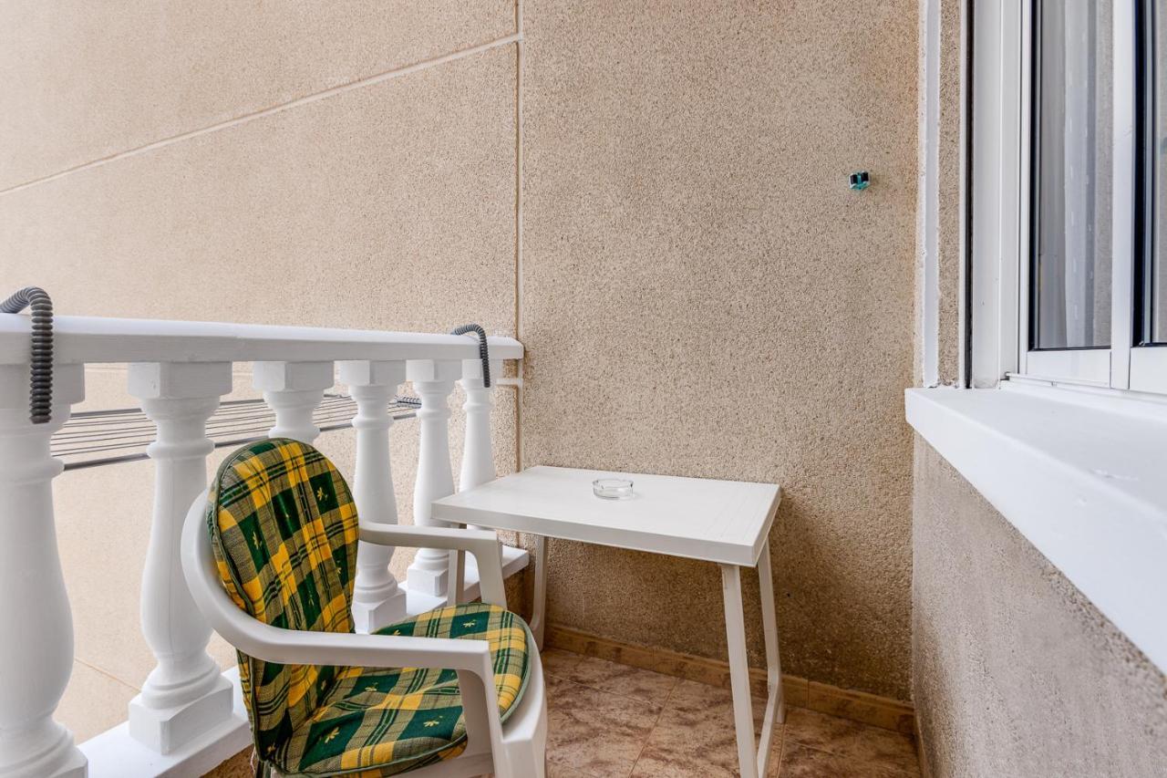 Apartment Caballero De Rodas Torrevieja Exterior photo