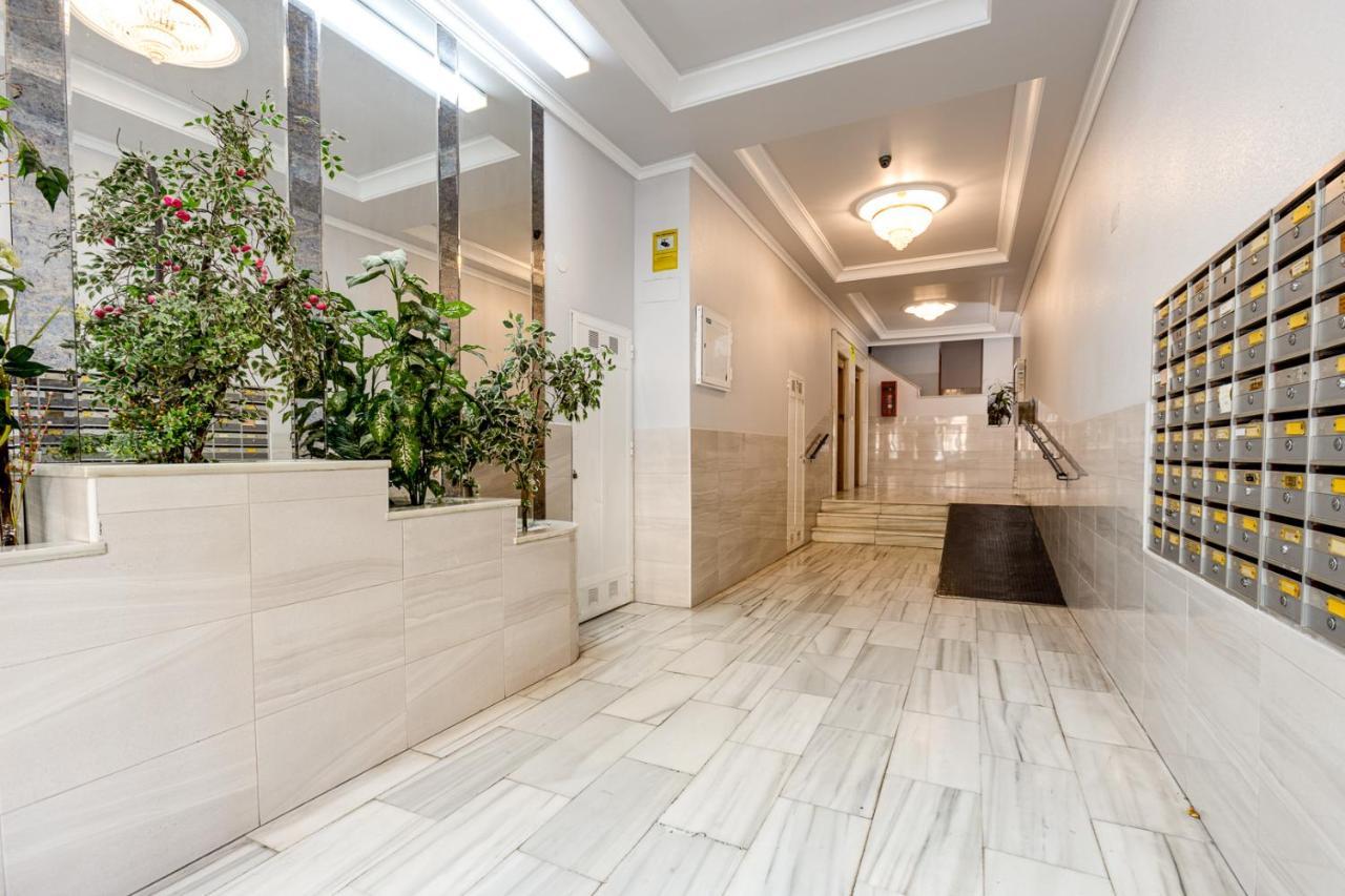 Apartment Caballero De Rodas Torrevieja Exterior photo